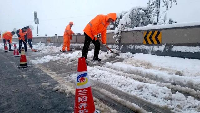 黑龙江再迎暴风雪，积雪已达34厘米，这轮暴雪给当地带来了哪些影响？