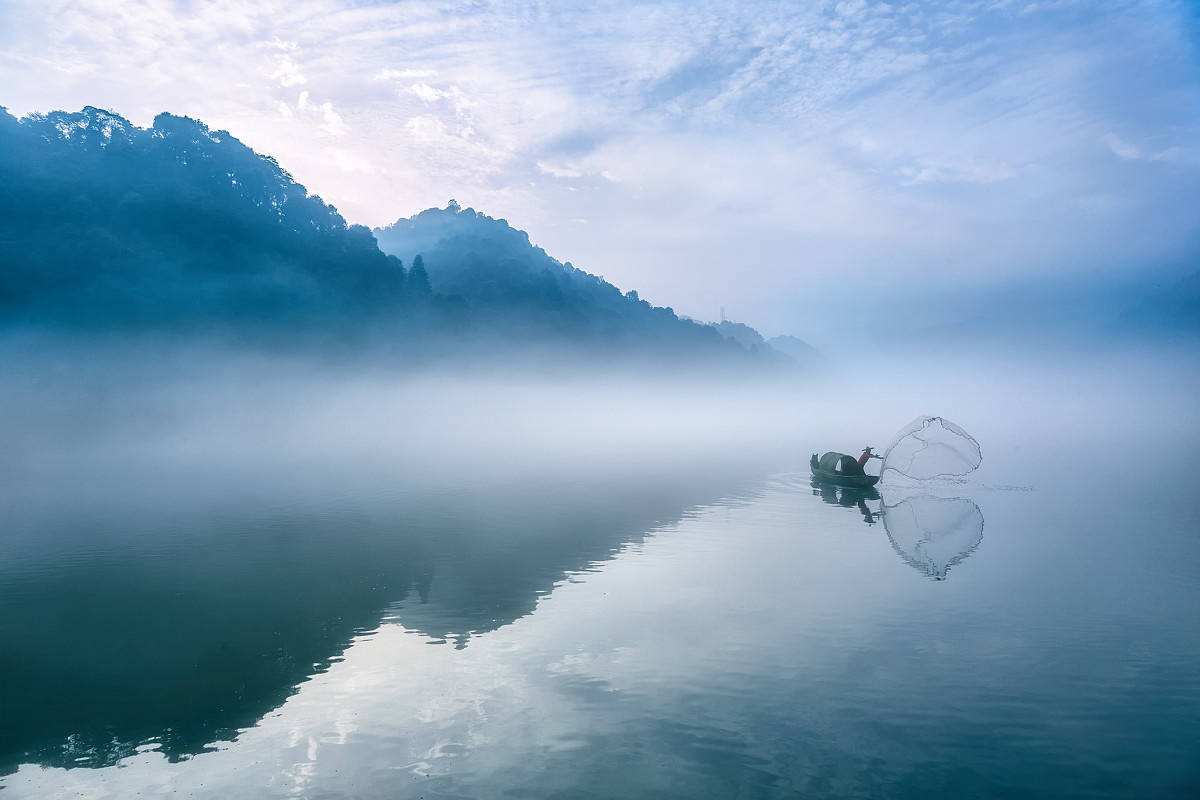 雾锁山头山锁雾下一句是什么??，