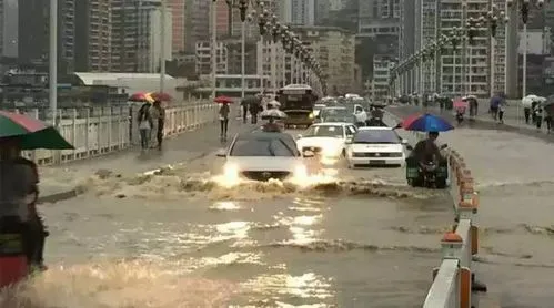 虽迟但到！重庆人等的雨终于来了，暴雨天该如何避险？