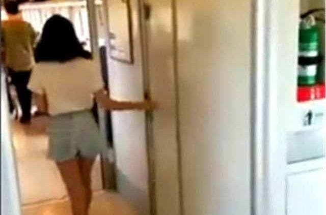 浙江男子冲进女厕所，破门而入救晕倒女子！当时的情况如何？