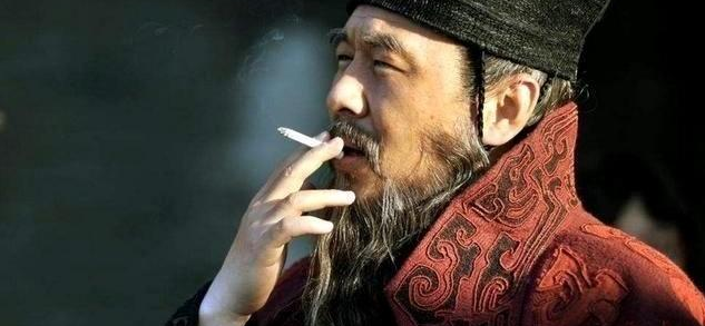 华雄过关斩将，盟军无人敢战，除关羽外是否真的无人可斩华雄？