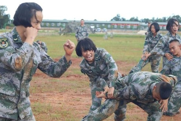 女生当兵有什么好处？