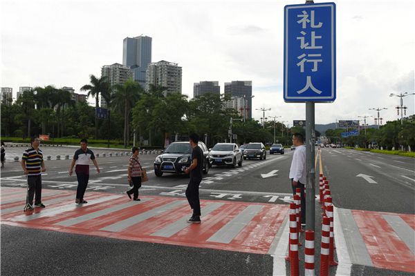 违反道路交通信号灯通行如何处罚