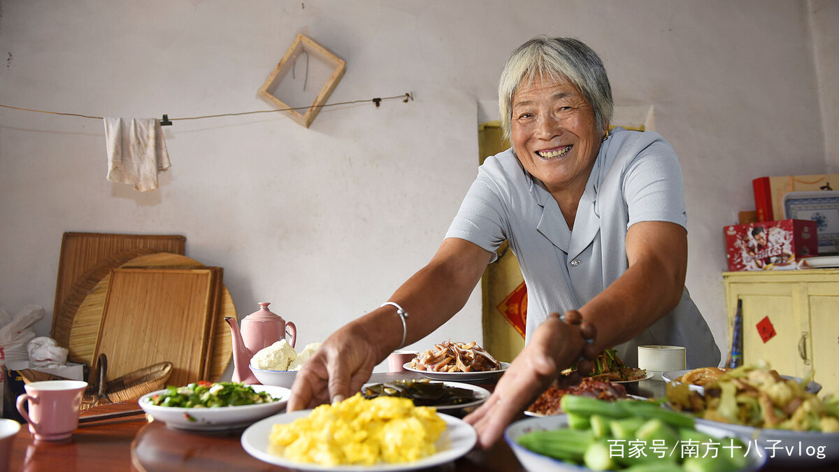 按照农村老年人的一般生活标准，每个月大概需要多少钱？