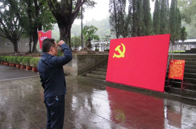 风雨兼程,砥砺前行是什么意思?