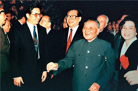 1992年,党的十四大提出了我国经济体制改革的目标是建立社会主义市场经济体制